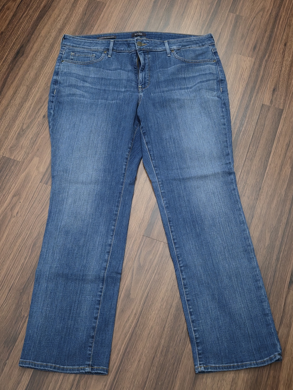 NYDJ Marilyn Straight Women's Jeans in Medium Blue Wash
